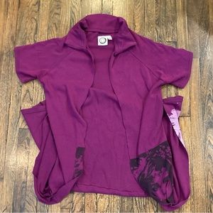 Raspberry T-shirt, cotton fabric, cardigan with short sleeves. Hand Silk Screen